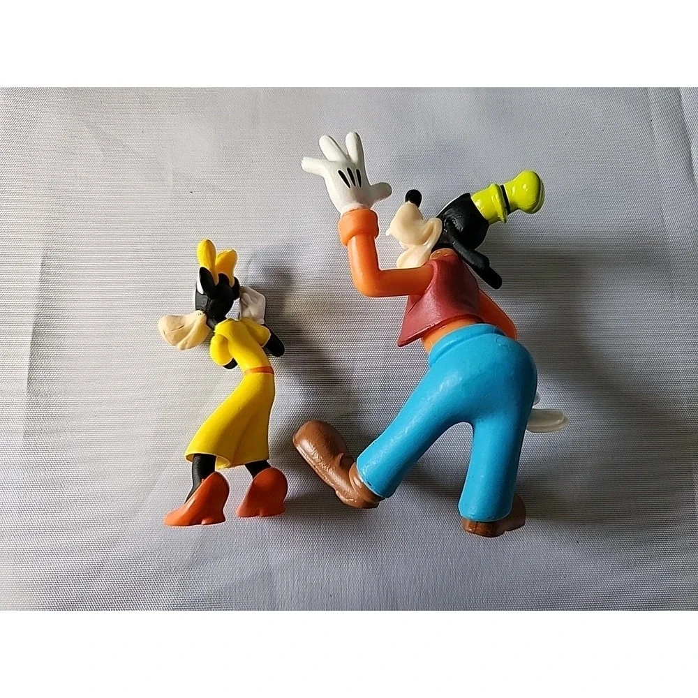 Lot 6 Disney Figures Cake Toppers Minnie & Baby,‎ Donald & Daffy Duck, Goofy +
